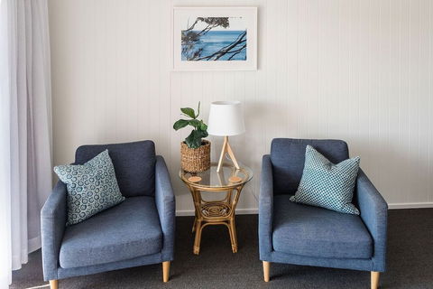 Mollymook Seascape Motel & Apartments - QLD Tourism 1