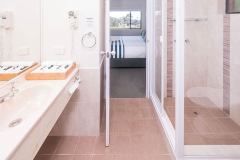 Mollymook Seascape Motel & Apartments - QLD Tourism 2