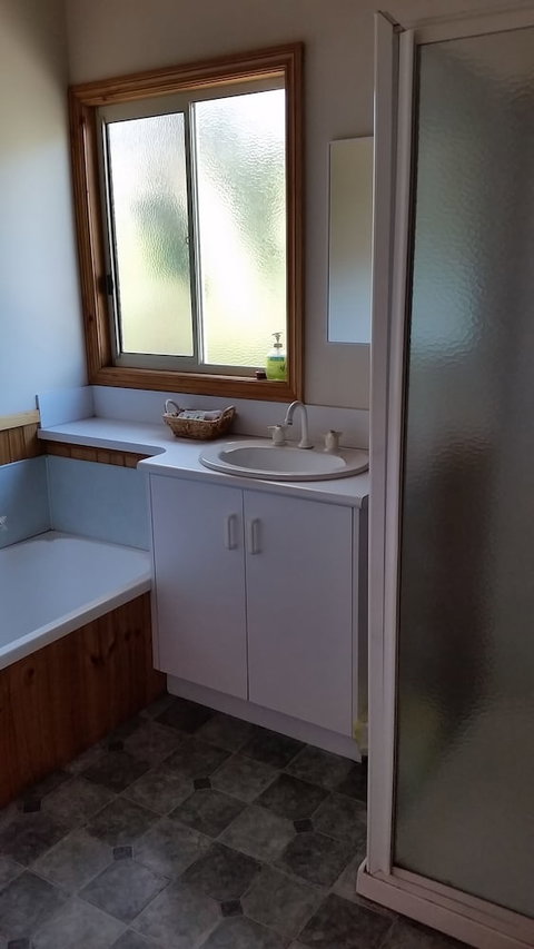 Awonga Cottages - Queensland Tourism 5