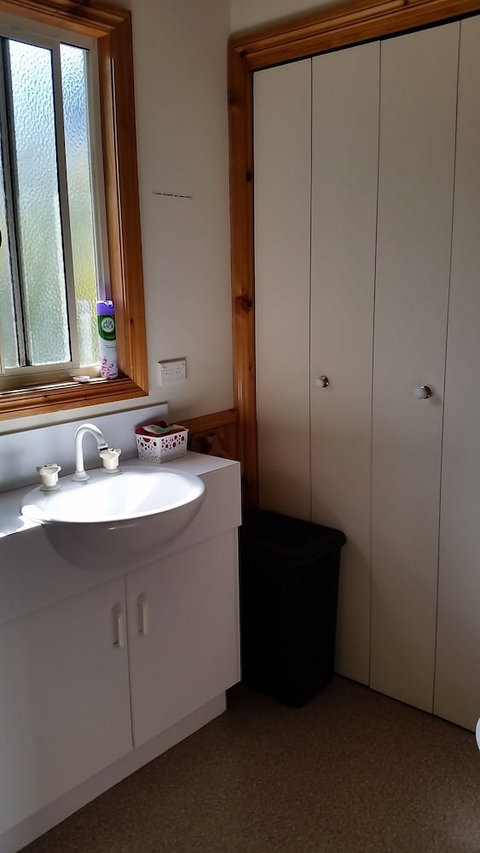 Awonga Cottages - Queensland Tourism 4