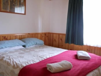 Awonga Cottages - Queensland Tourism 1