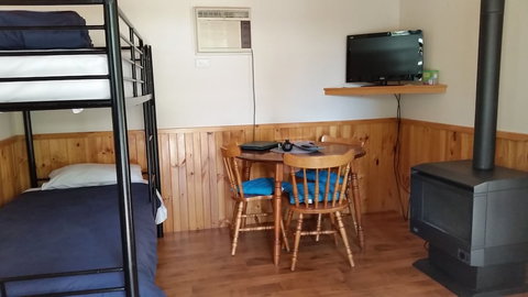 Awonga Cottages - Queensland Tourism 3