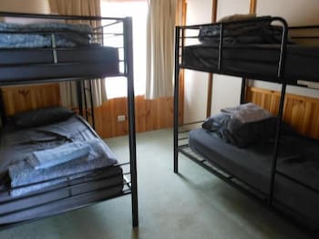 Awonga Cottages - Queensland Tourism 2