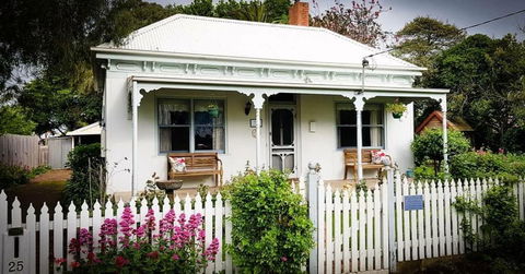 Birch House Koroit - QLD Tourism 6