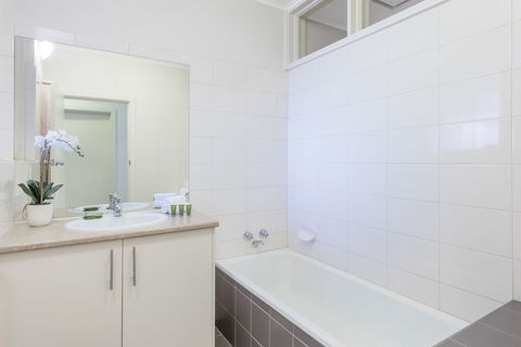 Dorset Gardens Hotel - Queensland Tourism 6