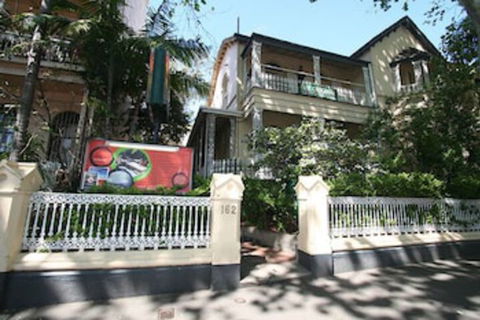 Original Backpackers - Queensland Tourism 1