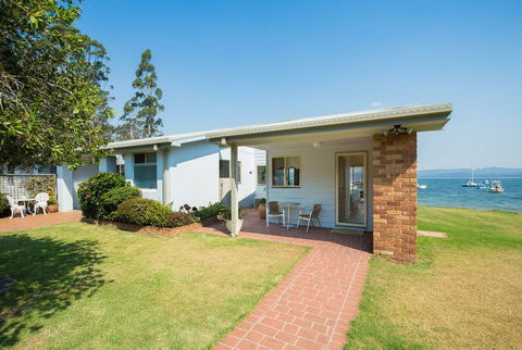 Quarantine Bay Beach Cottages - QLD Tourism 1