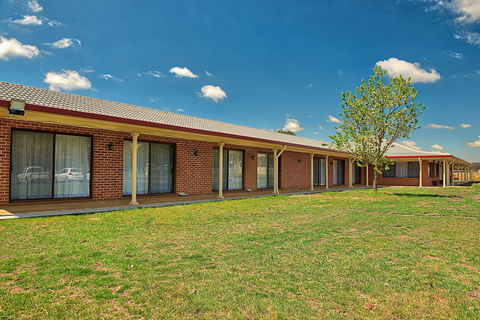 Bushmans Motor Inn - Queensland Tourism 0