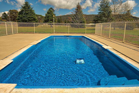 Bushmans Motor Inn - Queensland Tourism 4