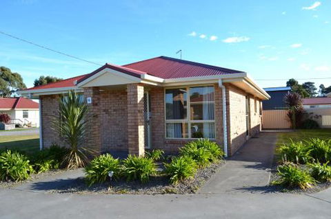 All Inn Strahan Holiday Units - QLD Tourism 4