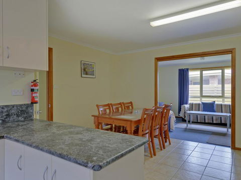 All Inn Strahan Holiday Units - QLD Tourism 3