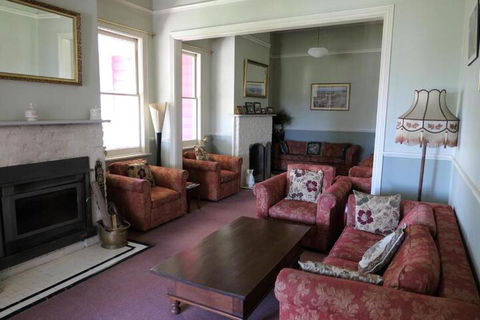 Norwood Mountain Lodge - QLD Tourism 0