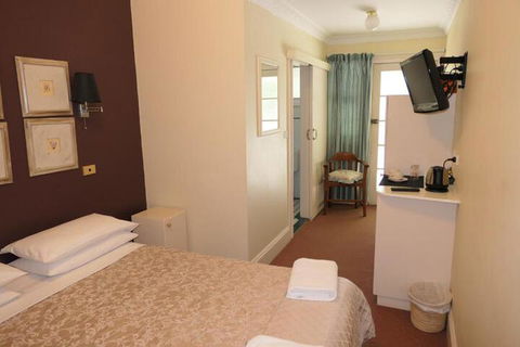 Norwood Mountain Lodge - QLD Tourism 1