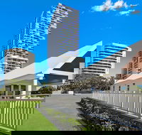 Palmerston Tower Holiday Apartments - Queensland Tourism