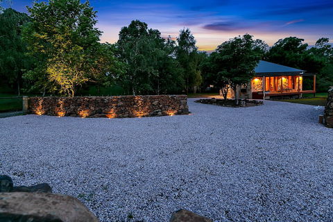 Blackwood Park Cottages - Queensland Tourism 2
