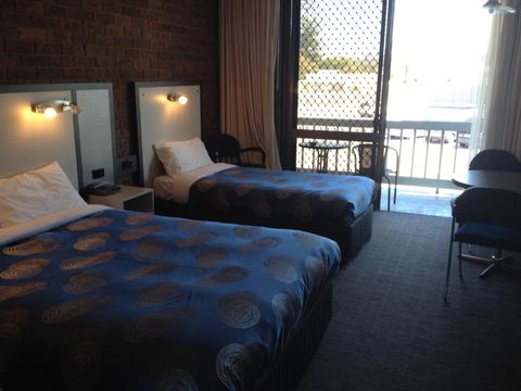 The Central Hotel Motel Lakes Entrance - QLD Tourism 3