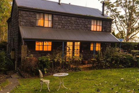 Observatory Cottages - QLD Tourism 1