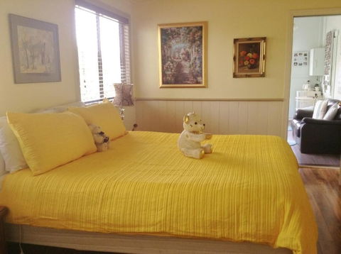 Must Love Dogs B&b - Queensland Tourism 5