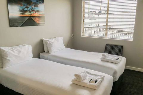The Premier Hotel - QLD Tourism 4