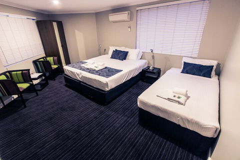 The Premier Hotel - QLD Tourism 7
