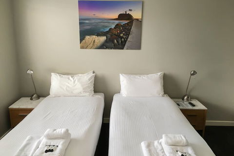 The Premier Hotel - QLD Tourism 6