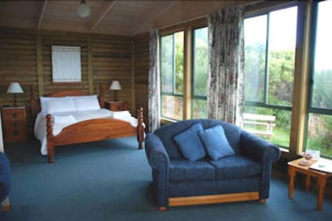 Shearwater Cottages - Queensland Tourism 3