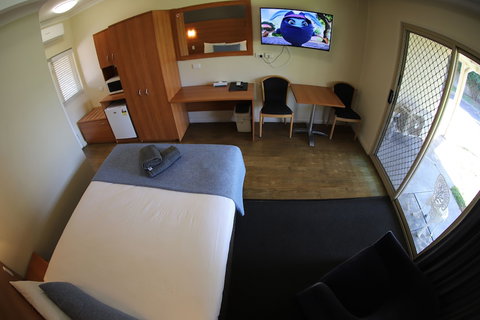 Sleepy Hill Motor Inn - QLD Tourism 4