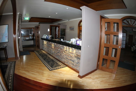 Sleepy Hill Motor Inn - QLD Tourism 0