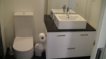 Essendon Apartments - Queensland Tourism 0