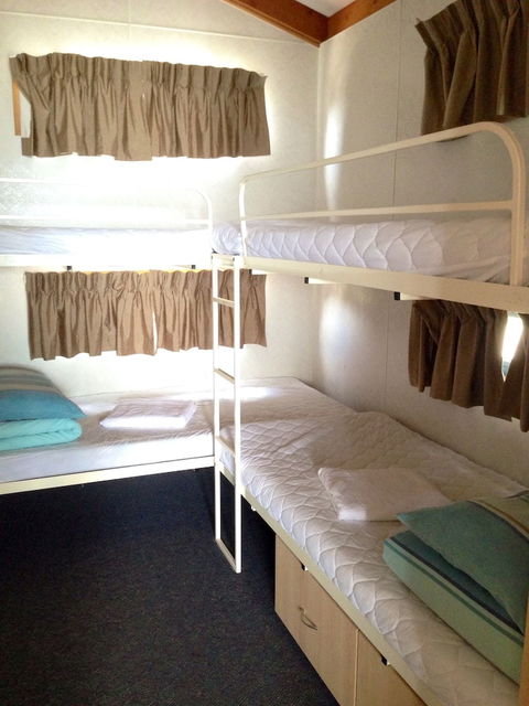 Two Shores Holiday Village - QLD Tourism 2