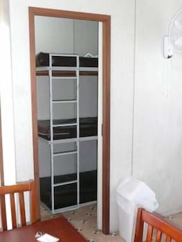Two Shores Holiday Village - QLD Tourism 0