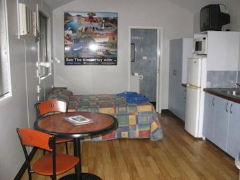 Ivanhoe Village Caravan Resort - Queensland Tourism 5