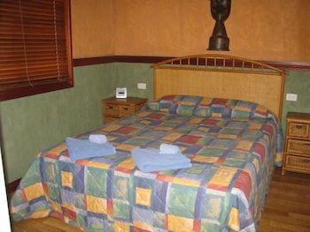 Ivanhoe Village Caravan Resort - Queensland Tourism 6