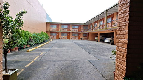 New Olympic Motel - QLD Tourism 0