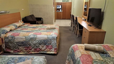 New Olympic Motel - QLD Tourism 6