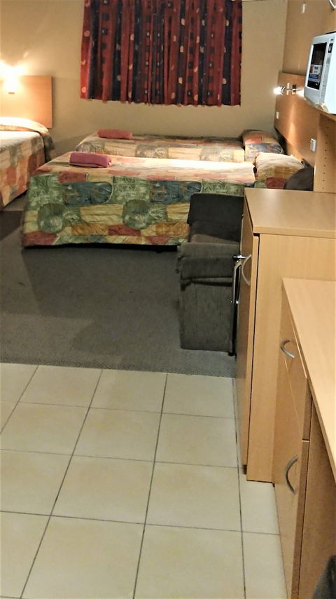 New Olympic Motel - QLD Tourism 3