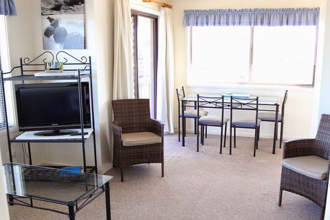 Narooma Palms Holiday Apartments - QLD Tourism 7