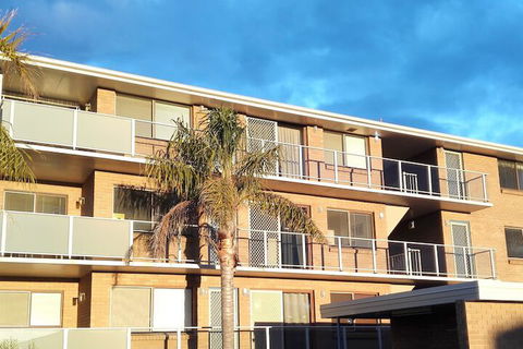 Narooma Palms Holiday Apartments - QLD Tourism 1