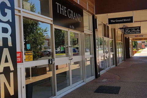The Grand Motel - Queensland Tourism 1