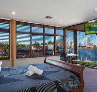 Chevron Oasis - QLD Tourism
