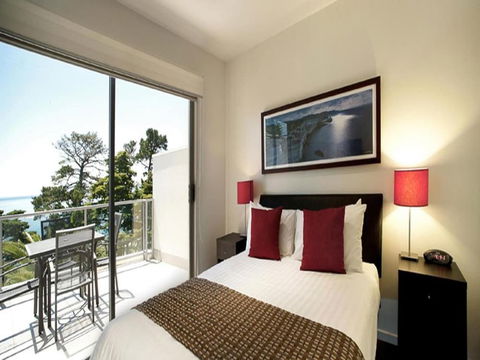 The Waves Apartments - QLD Tourism 0