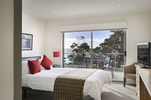 The Waves Apartments - QLD Tourism 5