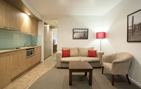 The Waves Apartments - QLD Tourism 6