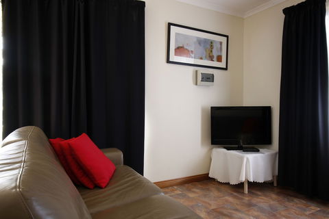 Cape Jervis Holiday Units - QLD Tourism 1