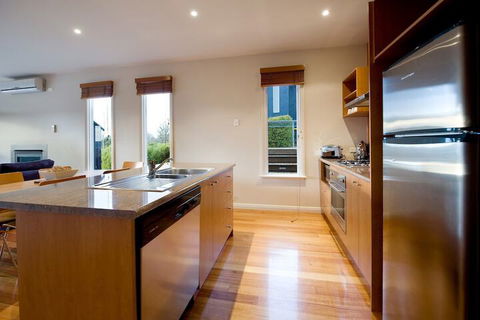 Queensberry Springs Villa 1 - Queensland Tourism 2