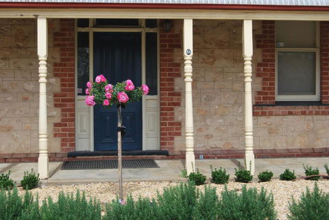 Jacaranda Cottage - Queensland Tourism 5