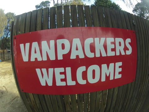 Bells Beach Backpackers - QLD Tourism 3
