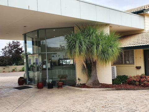 McNevin's Tamworth Motel - Queensland Tourism 0