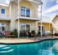 Seaside Spa Retreat - Queensland Tourism