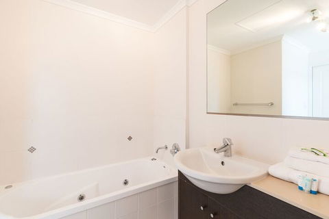Cairns City Apartments - QLD Tourism 3